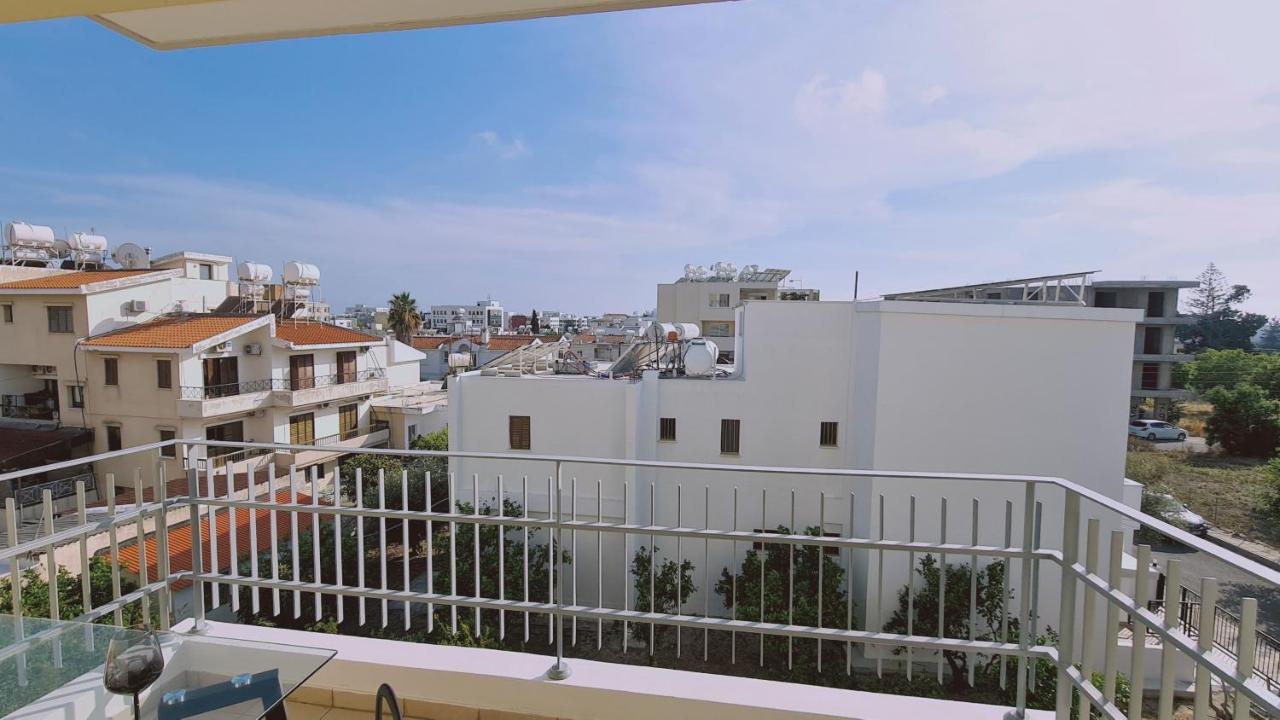 Apartment Beyond Studio *